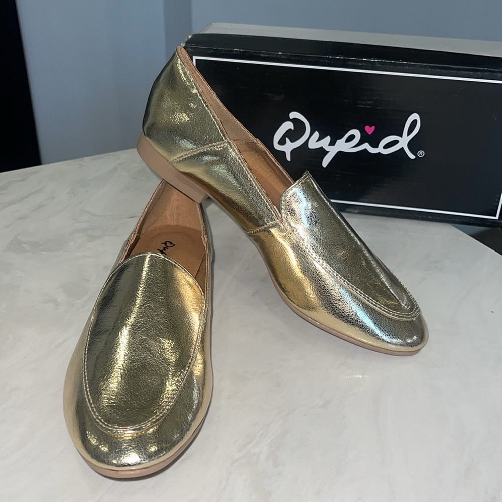New! ✨ “Qupid” Women Gold Flats Sleek Design- Size 5.5 Last Pair!